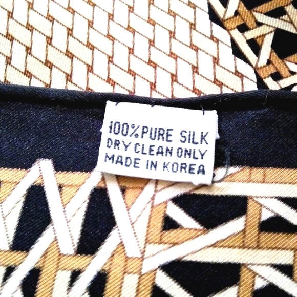 VINTAGE MADE IN KOREA 100% PURE SILK SCARF IRISES PRETTY FLORAL ACCESSORIES - Picture 8 of 8